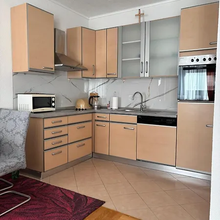 Apartman Iva *